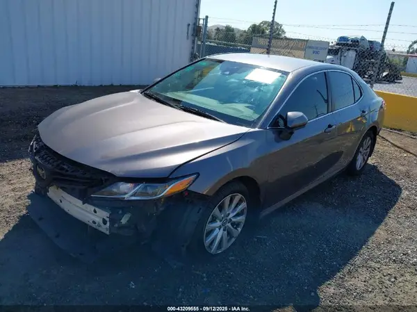 4T1B11HK5KU750793 2019 TOYOTA CAMRY - Image 2