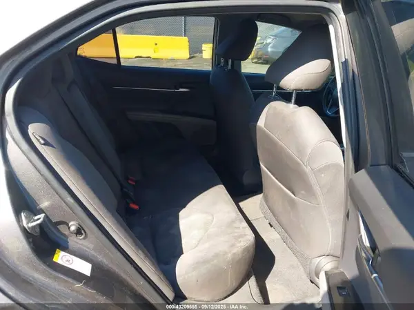 4T1B11HK5KU750793 2019 TOYOTA CAMRY - Image 8