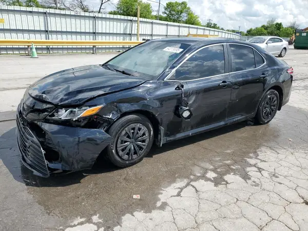 4T1B11HK5KU751121 2019 TOYOTA CAMRY - Image 1