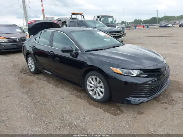 4T1B11HK5KU751152 2019 TOYOTA CAMRY - Image 1