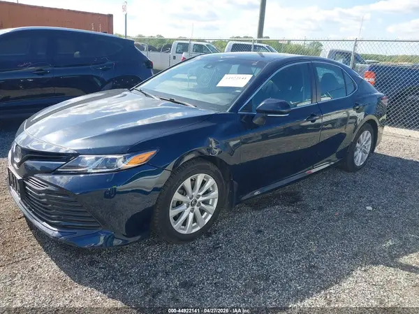 4T1B11HK5KU751913 2019 TOYOTA CAMRY - Image 2