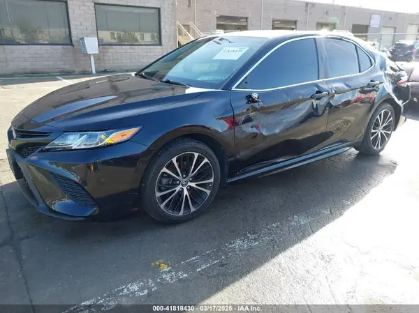 4T1B11HK5KU752057 2019 TOYOTA CAMRY - Image 2