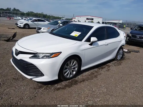 4T1B11HK5KU754018 2019 TOYOTA CAMRY - Image 2