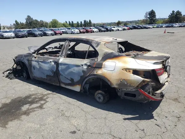 4T1B11HK5KU755024 2019 TOYOTA CAMRY - Image 2