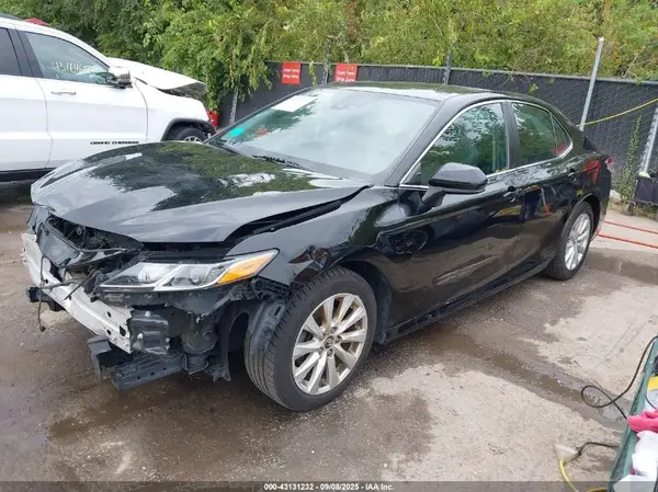 4T1B11HK5KU755248 2019 TOYOTA CAMRY - Image 2