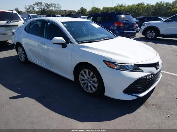 4T1B11HK5KU756447 2019 TOYOTA CAMRY - Image 1