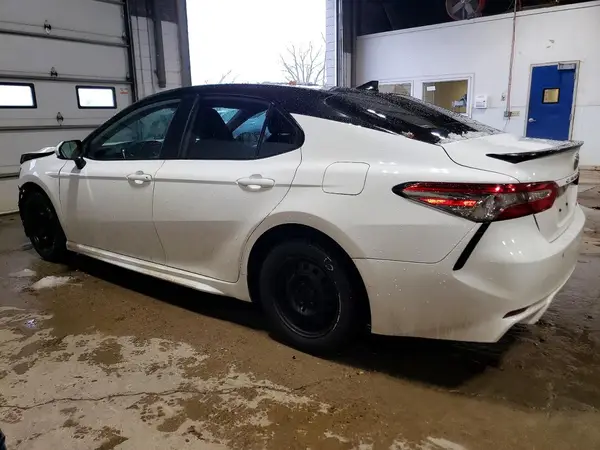 4T1B11HK5KU757517 2019 TOYOTA CAMRY - Image 2