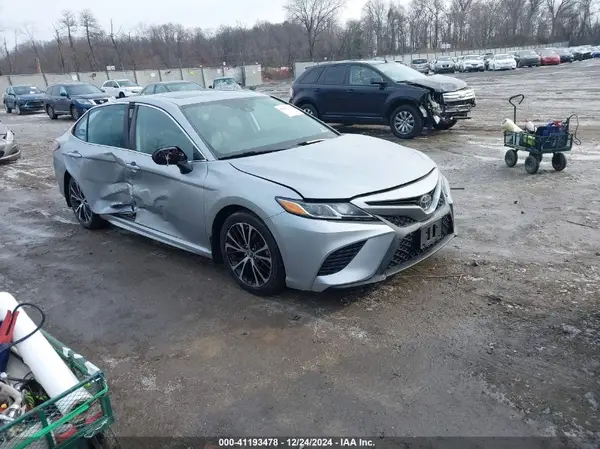 4T1B11HK5KU761812 2019 TOYOTA CAMRY - Image 1
