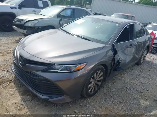 4T1B11HK5KU762586 2019 TOYOTA CAMRY - Image 2