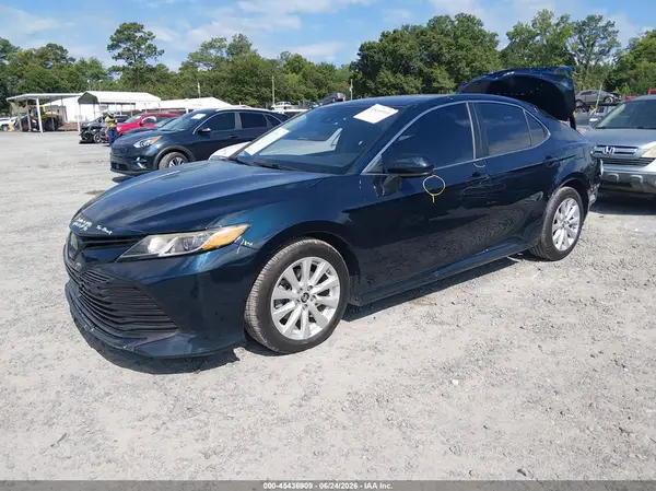 4T1B11HK5KU763219 2019 TOYOTA CAMRY - Image 2