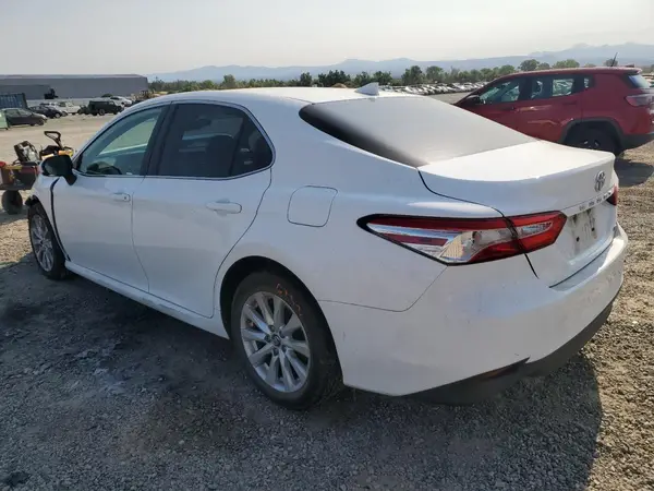 4T1B11HK5KU765052 2019 TOYOTA CAMRY - Image 2