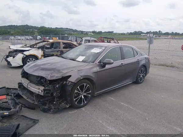 4T1B11HK5KU768193 2019 TOYOTA CAMRY - Image 2