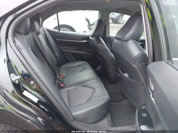 4T1B11HK5KU768825 2019 TOYOTA CAMRY - Image 8