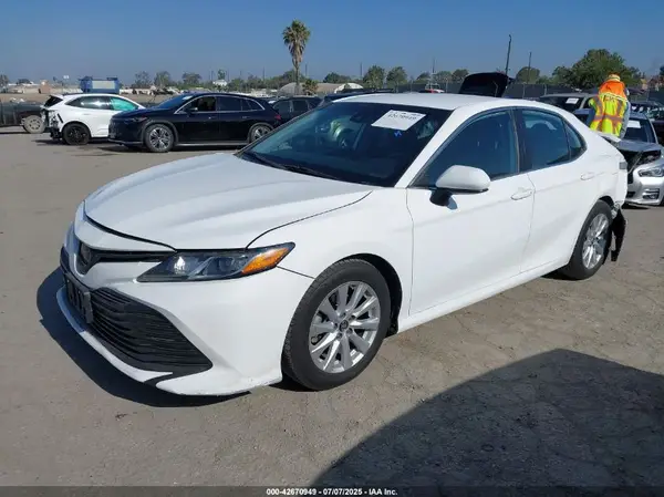 4T1B11HK5KU772289 2019 TOYOTA CAMRY - Image 2