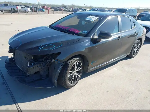 4T1B11HK5KU774740 2019 TOYOTA CAMRY - Image 2