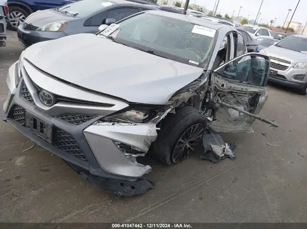 4T1B11HK5KU775886 2019 TOYOTA CAMRY - Image 2