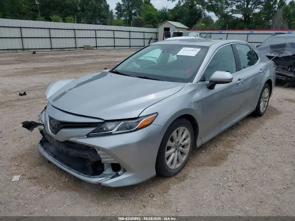 4T1B11HK5KU777573 2019 TOYOTA CAMRY - Image 2