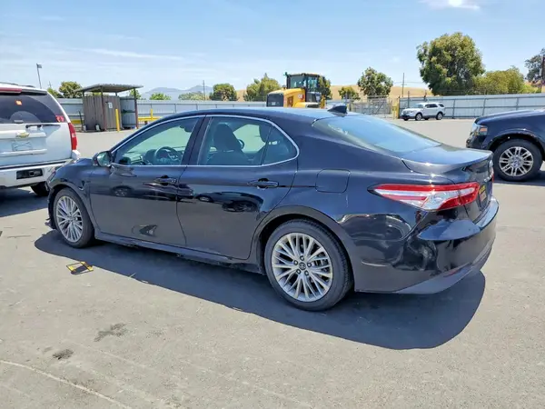 4T1B11HK5KU779680 2019 TOYOTA CAMRY - Image 2