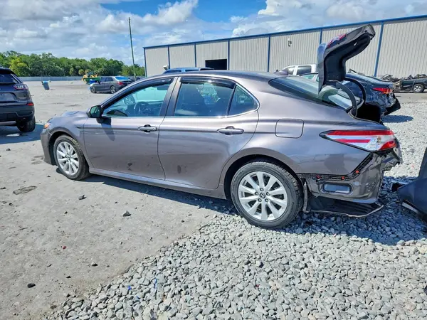 4T1B11HK5KU782885 2019 TOYOTA CAMRY - Image 2