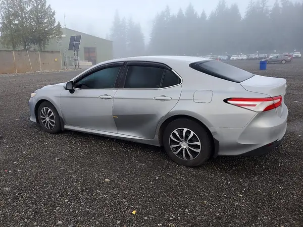 4T1B11HK5KU783325 2019 TOYOTA CAMRY - Image 2