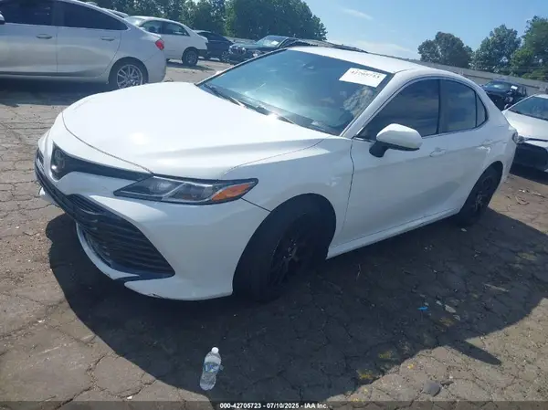 4T1B11HK5KU787617 2019 TOYOTA CAMRY - Image 2