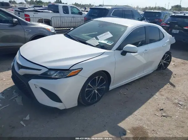 4T1B11HK5KU789268 2019 TOYOTA CAMRY - Image 2