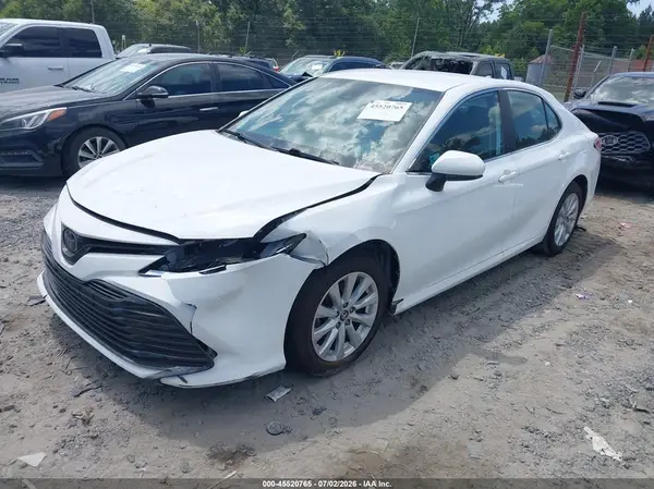 4T1B11HK5KU790498 2019 TOYOTA CAMRY - Image 2