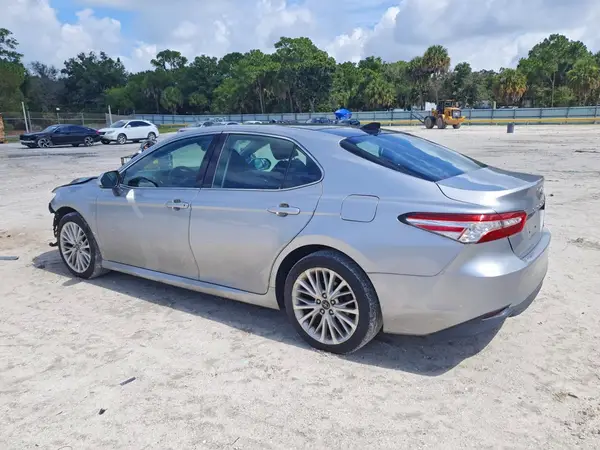 4T1B11HK5KU792669 2019 TOYOTA CAMRY - Image 2