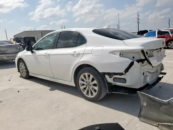 4T1B11HK5KU801760 2019 TOYOTA CAMRY - Image 2