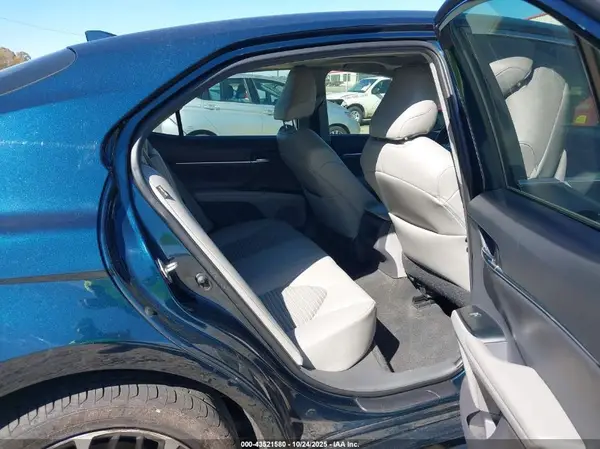 4T1B11HK5KU804402 2019 TOYOTA CAMRY - Image 8