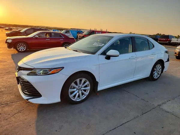 4T1B11HK5KU805615 2019 TOYOTA CAMRY - Image 1