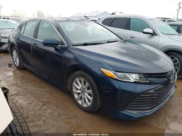 4T1B11HK5KU807526 2019 TOYOTA CAMRY - Image 1