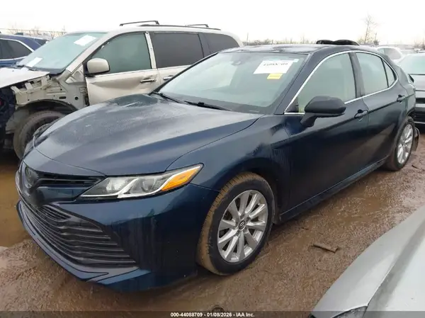 4T1B11HK5KU807526 2019 TOYOTA CAMRY - Image 2