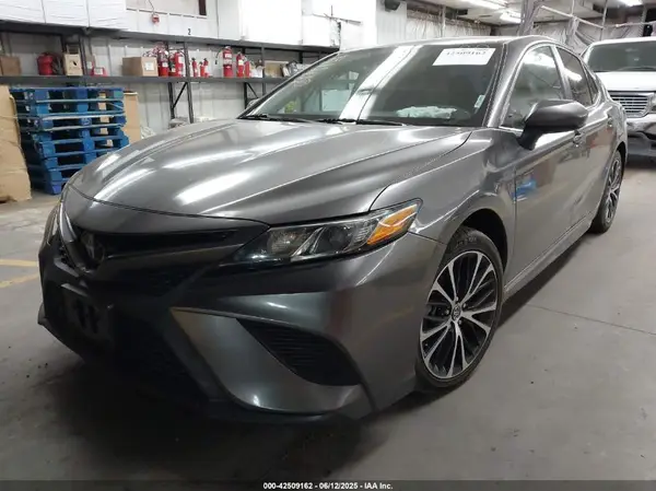 4T1B11HK5KU808563 2019 TOYOTA CAMRY - Image 2