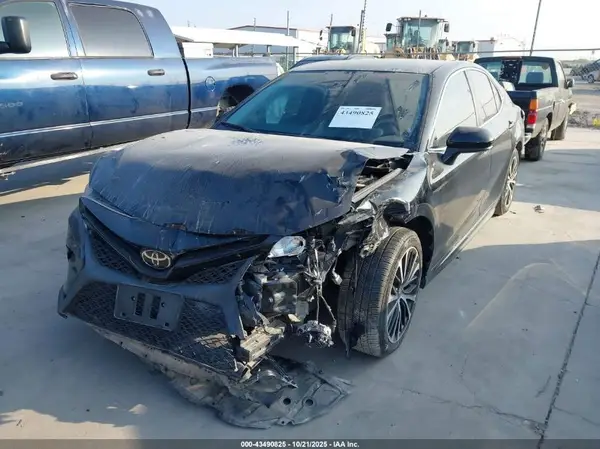 4T1B11HK5KU810538 2019 TOYOTA CAMRY - Image 2