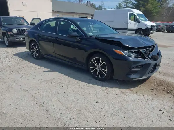 4T1B11HK5KU811768 2019 TOYOTA CAMRY - Image 1