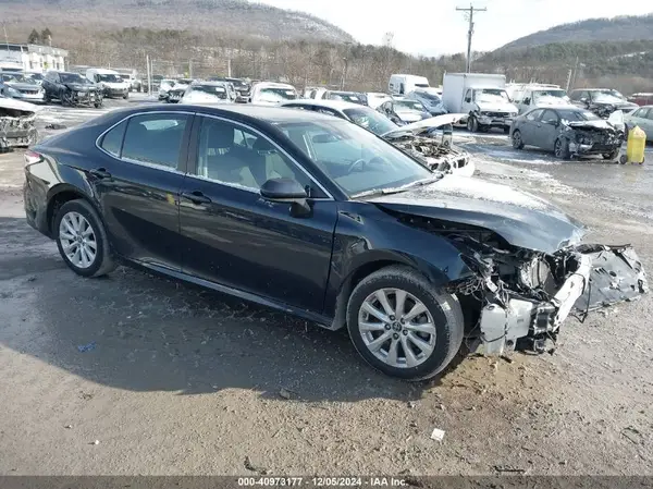 4T1B11HK5KU814394 2019 TOYOTA CAMRY - Image 1