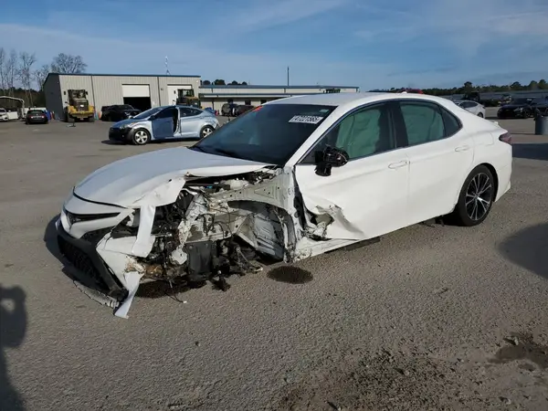 4T1B11HK5KU821877 2019 TOYOTA CAMRY - Image 1