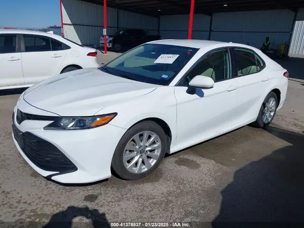 4T1B11HK5KU824360 2019 TOYOTA CAMRY - Image 2