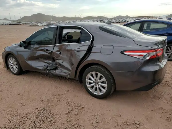 4T1B11HK5KU825895 2019 TOYOTA CAMRY - Image 2