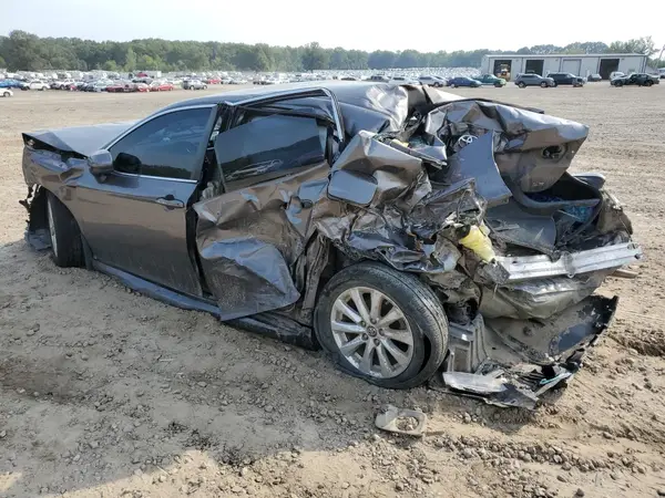 4T1B11HK5KU825993 2019 TOYOTA CAMRY - Image 2