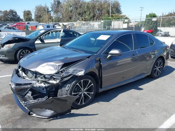 4T1B11HK5KU827193 2019 TOYOTA CAMRY - Image 2