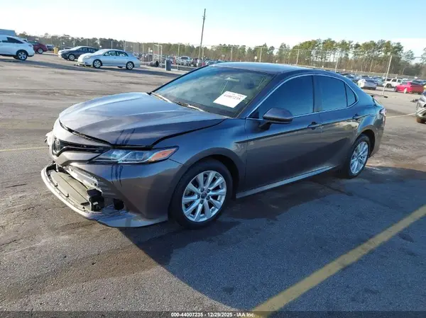 4T1B11HK5KU829011 2019 TOYOTA CAMRY - Image 2