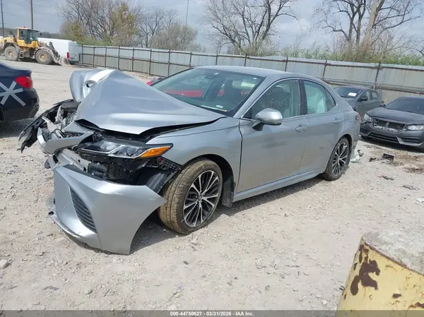 4T1B11HK5KU829557 2019 TOYOTA CAMRY - Image 2