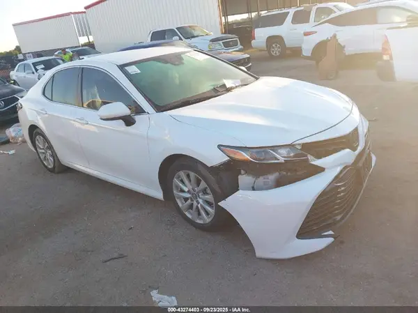 4T1B11HK5KU832927 2019 TOYOTA CAMRY - Image 1