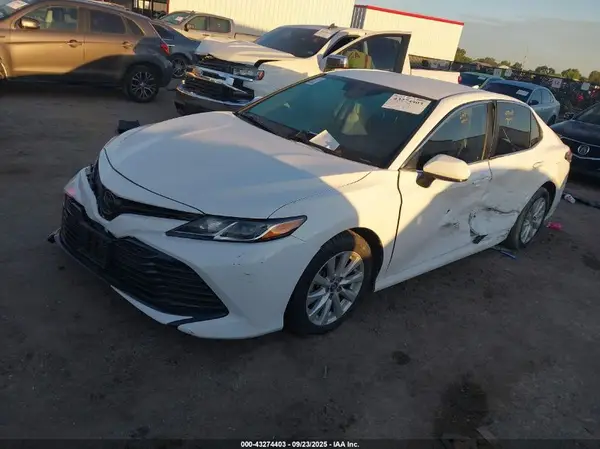 4T1B11HK5KU832927 2019 TOYOTA CAMRY - Image 2