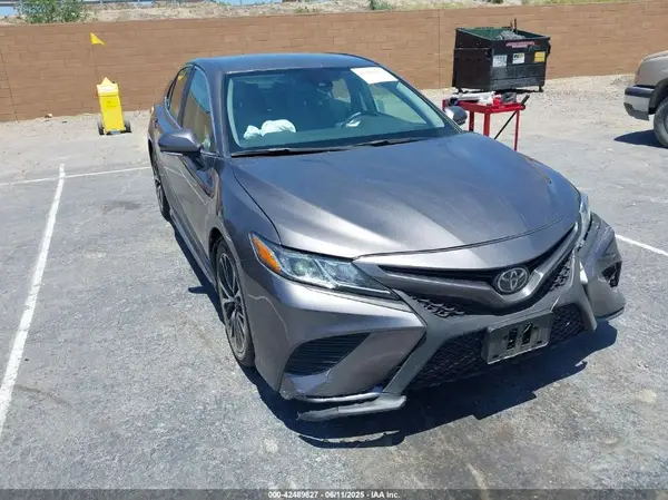 4T1B11HK5KU833141 2019 TOYOTA CAMRY - Image 1