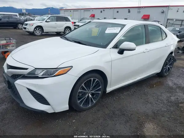 4T1B11HK5KU837318 2019 TOYOTA CAMRY - Image 2