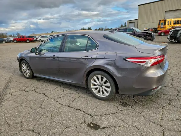 4T1B11HK5KU839277 2019 TOYOTA CAMRY - Image 2