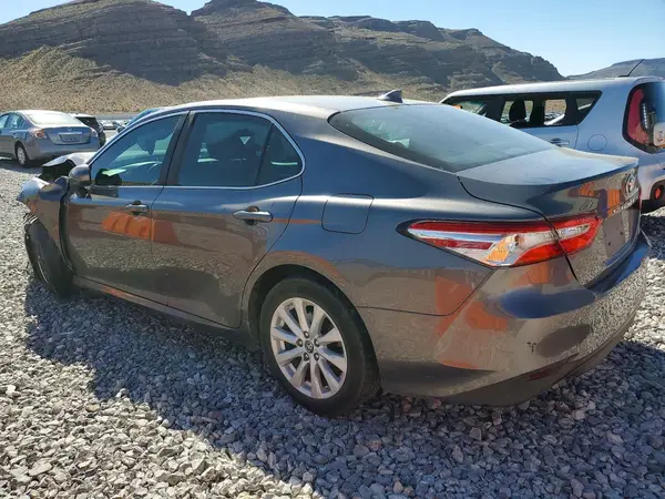 4T1B11HK5KU839974 2019 TOYOTA CAMRY - Image 2
